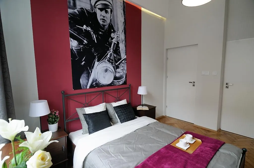 Hollywood Hostel Krakov 0*,  Polsko